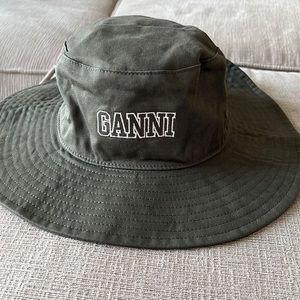 Ganni bucket hat